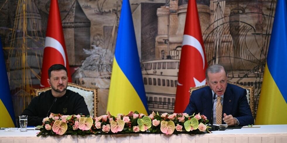 Presiden Zelenskyy
bertemu Presiden Erdogen