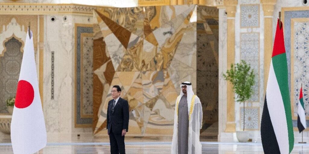 President Sheikh Mohammed bin Zayed Al Nahyan dengan PM Fumio Kishida