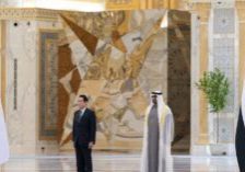 President Sheikh Mohammed bin Zayed Al Nahyan dengan PM Fumio Kishida