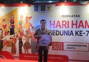 Irsyal Yasman, Vice Director APP Group menerima penghargaan dari Kementerian Hukum dan HAM Indonesia