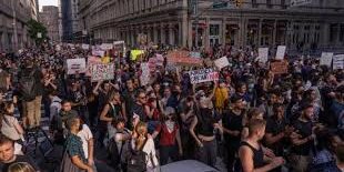 Protes Razia Imigran di New York