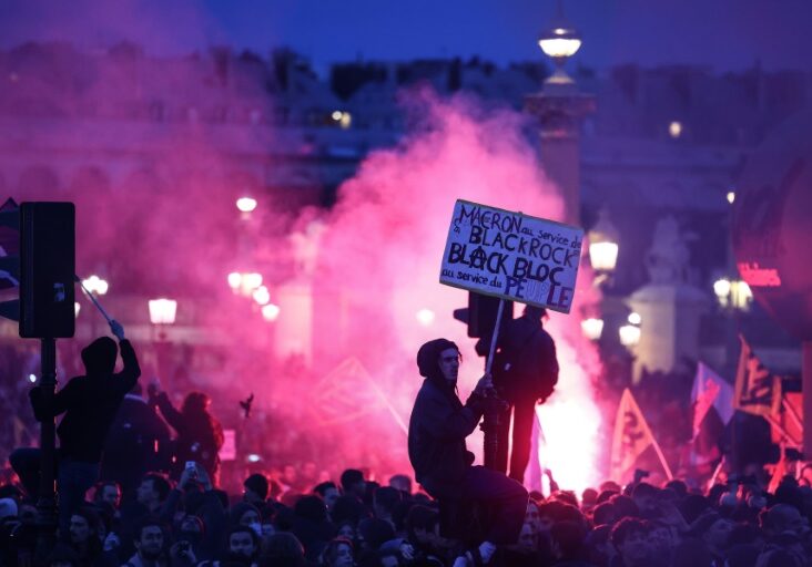 Protes terbesar di Prancis dalam dekade ini
