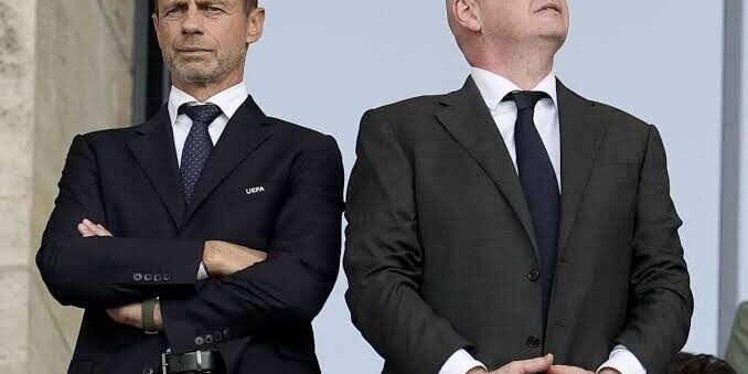 Prsiden UEFA Aleksander Ceferin dengan Presiden FIFA Gianni Infantino