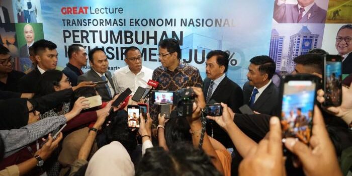 TARGET PERTUMBUHAN EKONOMI - Menteri Keuangan RI Purbaya Yudhi Sadewa di acara diskusi bertajuk Great Lecture dengan tema Transformasi Ekonomi Nasional: Pertumbuhan Inklusif Menuju 8 persen” yang diselenggarakan  GREAT Institute di Jakarta, Kamis (11/9/2025). 


