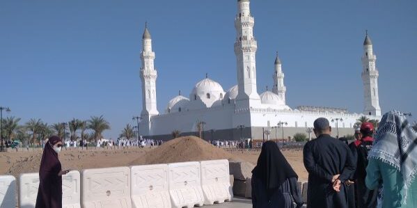 Masjid Quba pertama dibangun Nabi Muhammad SAW dan kini menjadi daya tarik wisata religi bagi umat Islam di dunia. (Foto: Fadmin Malau)