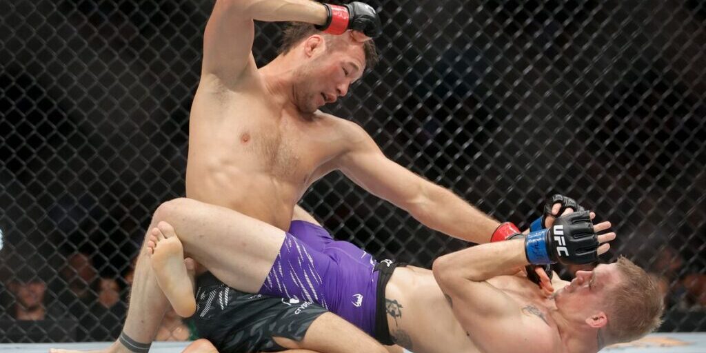 Rakhmonov Ungguli Garry dalam pertarungan UFC