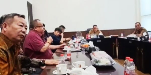 Serayu Group mendampingi investor pada rapat teknis dengan Pemerintah kabupaten Tulang Bawang dalam penanaman Pohon Balsa