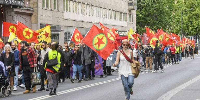 Ratusan orang protes di Swedia