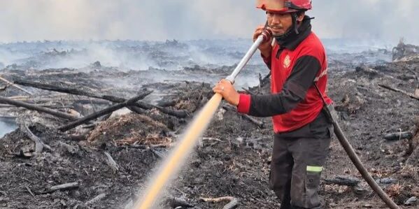 David Juntara Harahap, anggota Regu Pemadam Kebakaran PT Wirakarya Sakti. (Foto: dok. APP Group)