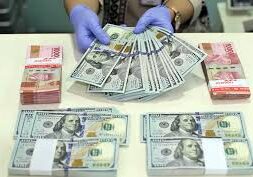Rupiah berpeluang menguat ke Rp15.800-an pada hari ini setelah Federal Reserve memutuskan menahan suku bunga acuan yang menekan dolar AS.

