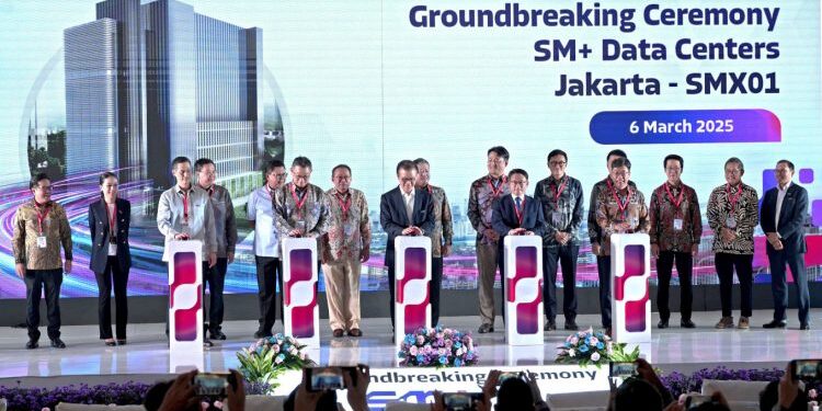 Peletakan batu pertama pembangunan SMX01, pusat data AI-ready


