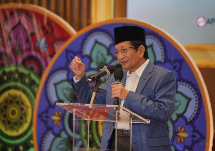 K.H. Nasaruddin Umar mengingatkan agar selain meminta maaf kepada Tuhan, jangan lupa meminta maaf pula kepada sesama manusia