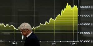 Saham-saham Jepang melonjak ke level tertinggi 