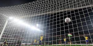 Salah satu gol cepat dari Kamerun ke gawang Gabon