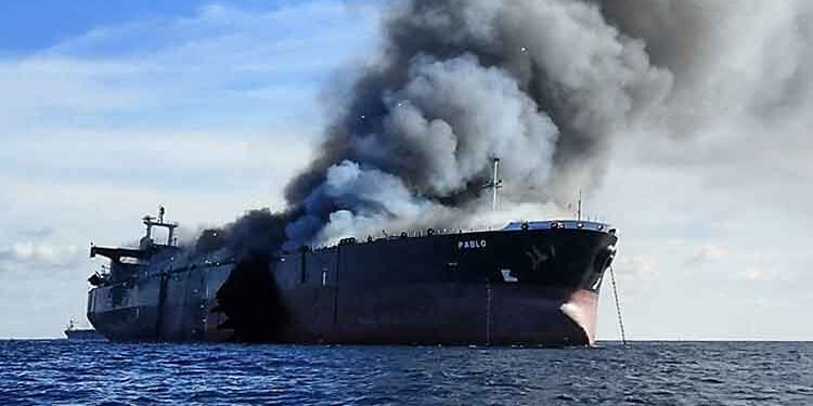 Salah satu kapal tanker yang tabrakan
