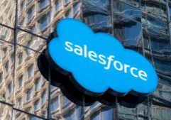 Salesforce investasi bisnis di Inggris