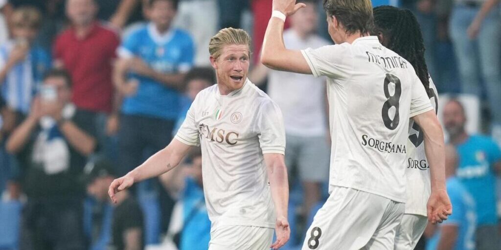Scott McTominay dan Kevin de Bruyne bersinar.