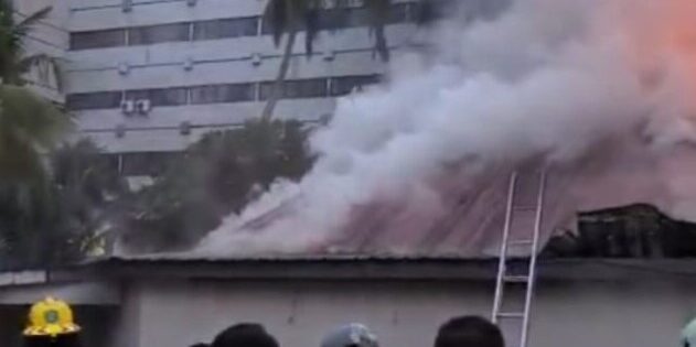 Kondominium Hotel Danau Toba terbakar