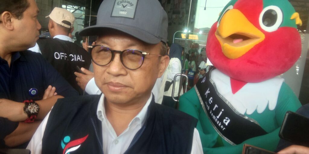 Sekretaris Jenderal Kemnaker, Anwar Sanusi, saat memberikan keterangan pers terkait Festival Pelatihan Vokasi dan Job Fair Nasional 2023 di JIExpo, Jakarta, Sabtu (28/10/2023). 
