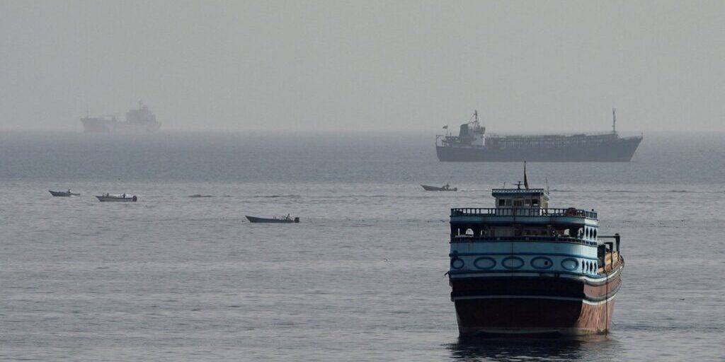 Kapal-kapal di perairan Selat Hormuz