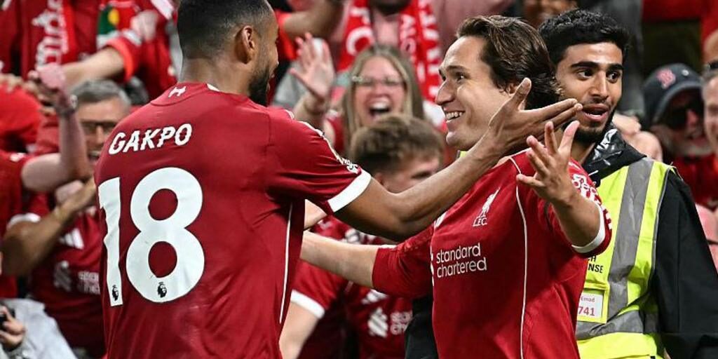 Selebrasi pemain Liverpool dalam kemenangan perdana