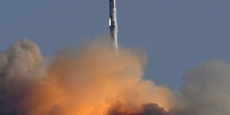 SpaceX Luncurkan Roket Starship 