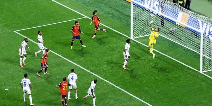 Spanyol mengalahkan Austria 3-0