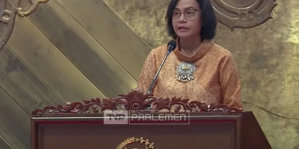 Menkeu Sri Mulyani menyampaikan kerangka ekonomi makro dan pokok-pokok kebijakan fiskal (KEM-PPKF) untuk tahun anggaran 2025 di rapat paripurna DPR RI, Senin (20/5/2024).

