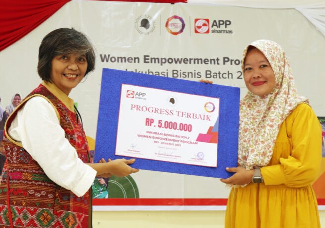 Pemenang penghargaan "Best Progress" di Program Inkubasi Bisnis