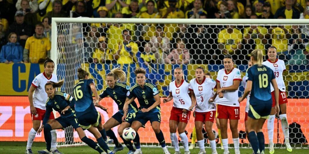 Swedia kalahkan Polandia 3-0