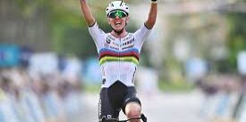 Tadej Pogacar meraih gelar Tour of Flanders