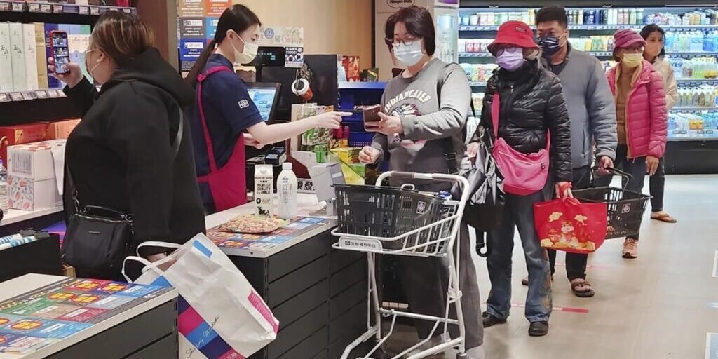 Taiwan cabut wajib masker dalam ruangan