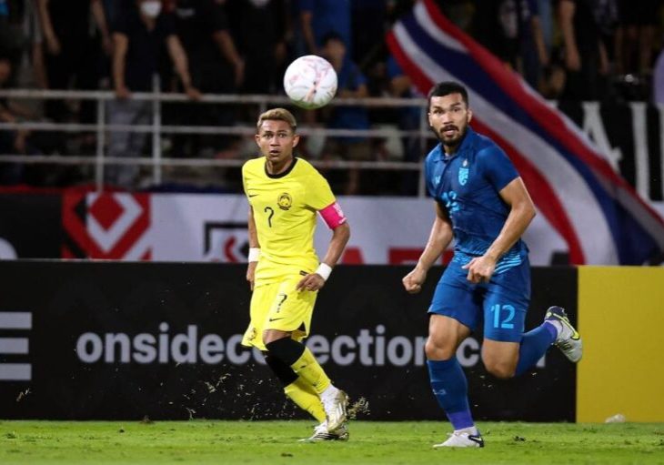 Thailand mengalahkan Malaysia 3-0  Semifinal Leg 2 Piala AFF