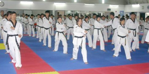 TimgOLD berkumpul setiap hari Minggu untuk sesi latihan 2 jam di Pusat Pelatihan Nasional.