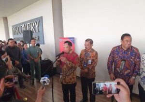 Menteri Dalam Negeri Tito Karnavian (ketiga dari kanan) saat melakukan jumpa pers usai menghadiri rakor Pengendalian Pengelolaan Perbatasan Negara Tahun 2023 di Jakarta 