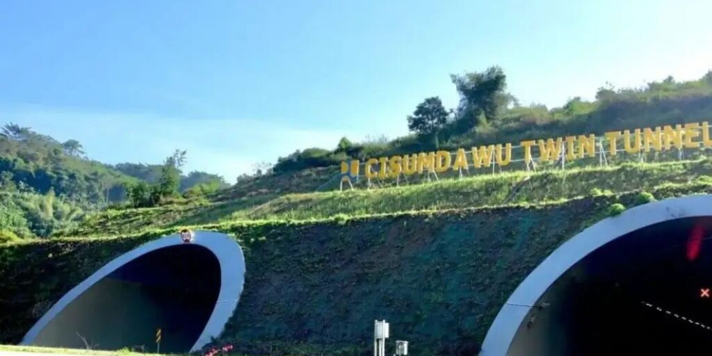 Jalan Tol Cisumdawu yang telah selesai di bangun oleh Kementerian PUPR 