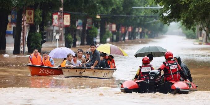Topan Narra melanda China dan Vietnam