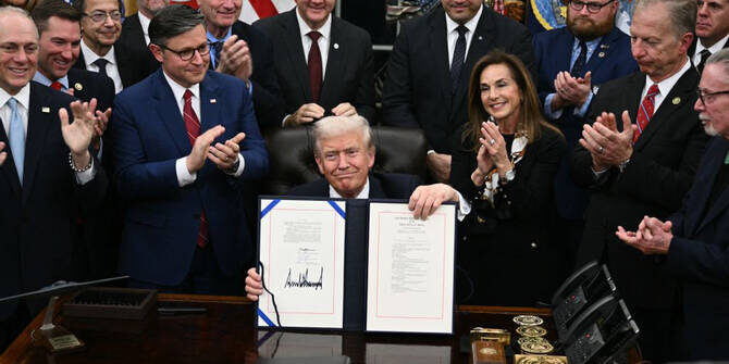 Trump menandatangani kesepakatan mengakhiri penutupan pemerintahan AS