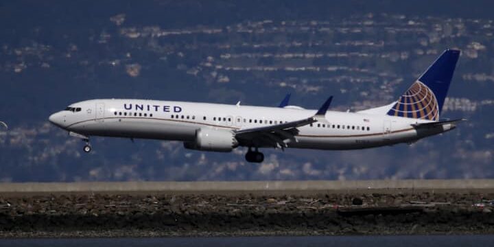 United dan Alaska Airlines menemukan baut lepas