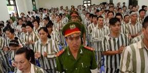 Vietnam bebaskan tahanan