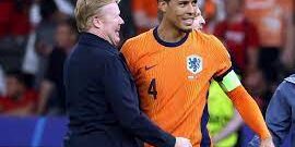 Virgil van Dijk bersama Ronald Koeman