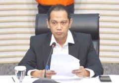 Wakil Ketua KPK Nurul Ghufron klaim KPK tetap bekerja di tengah sorotan Ketua KPK Firli Bahuri tersangka dugaan pemerasan. 


