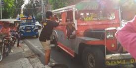 Warga Filipina sediakan makan dan bantuan untuk sopir 