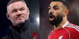 Wayne Rooney dengan Mohamed Salah