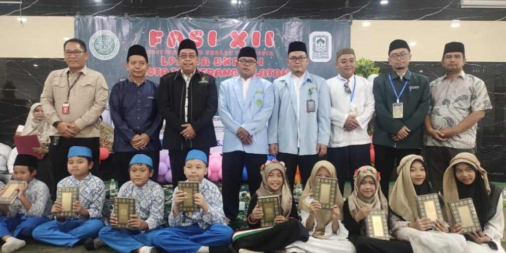 Donasikan 300 eksemplar Al Quran di Masjid Al Istiqomah, Cempaka Putih, Ciputat Timur, Tangerang Selatan


