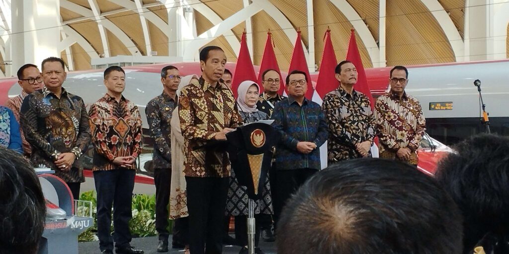 Presiden Joko Widodo meresmikan Kereta Cepat Jakarta-Bandung, Senin (2/10/2023).