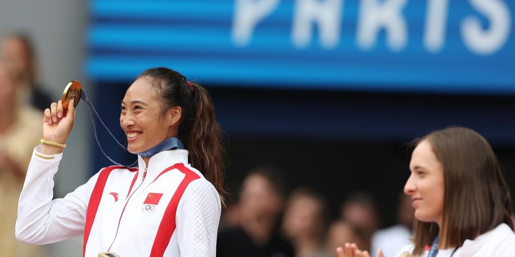 Zheng Qinwen - China