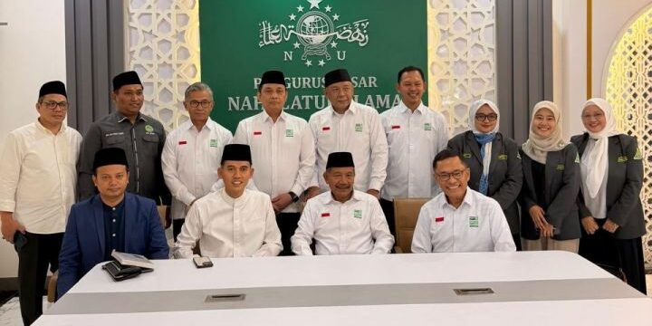 Wakafkan Al-quran ke PBNU hingga Majelis Alumni IPNU


