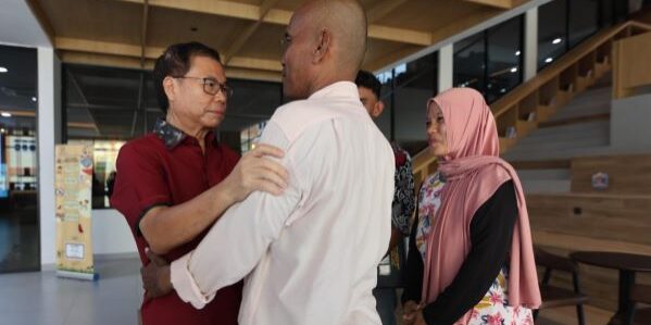 Muhammad Rizal bertemu dengan dr Sofyan Tan di Kampus Satya Terra (ST) Bhinneka