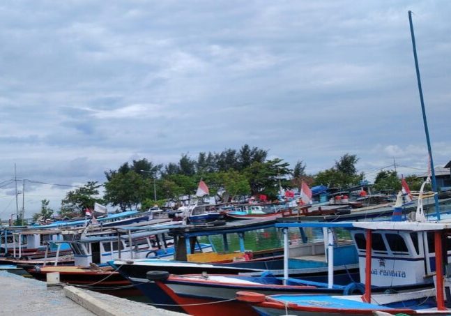 Kapal nelayan tradisional sandar di Dermaga Utara Pulau Tidung. (Foto: Fadmin Malau)

